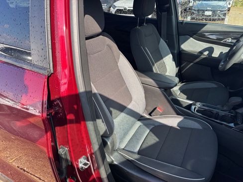 Used 2025 Chevrolet TrailBlazer LT image 34