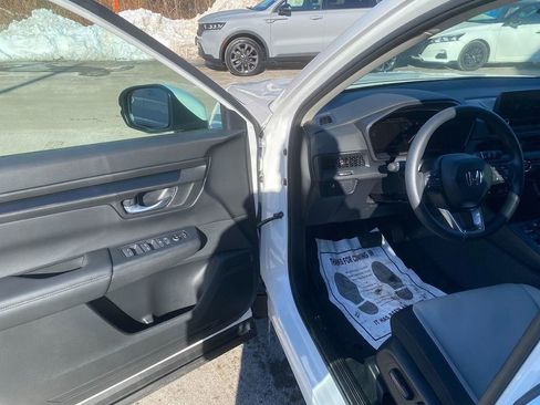 Used 2024 Honda CR-V EX image 10