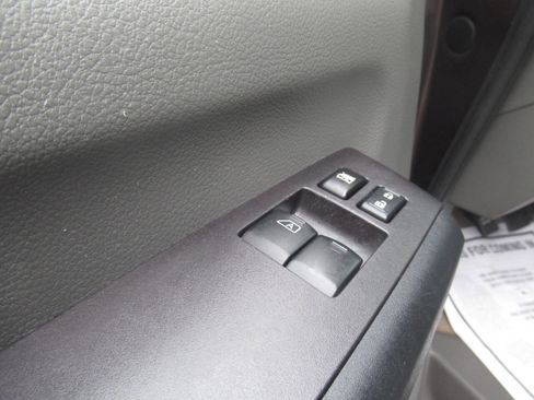 Used 2018 Nissan NV 3500 SL RWD image 19