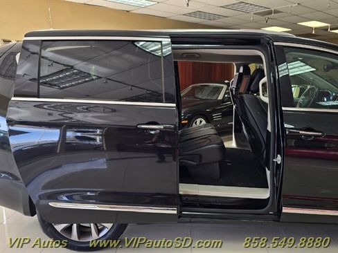 Used 2019 Chrysler Pacifica Limited FWD image 7