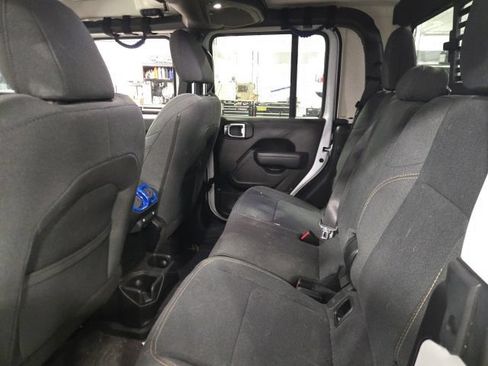 Used 2025 Jeep Gladiator Sport AWD/4WD image 13