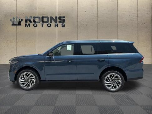 New 2027 Lincoln Navigator Reserve AWD/4WD image 4