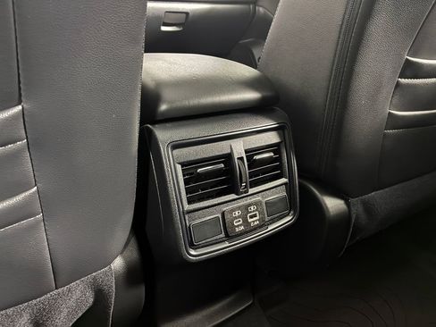 Used 2025 Subaru Forester Premium image 17