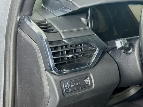 Used 2025 GMC Acadia Elevation image 17