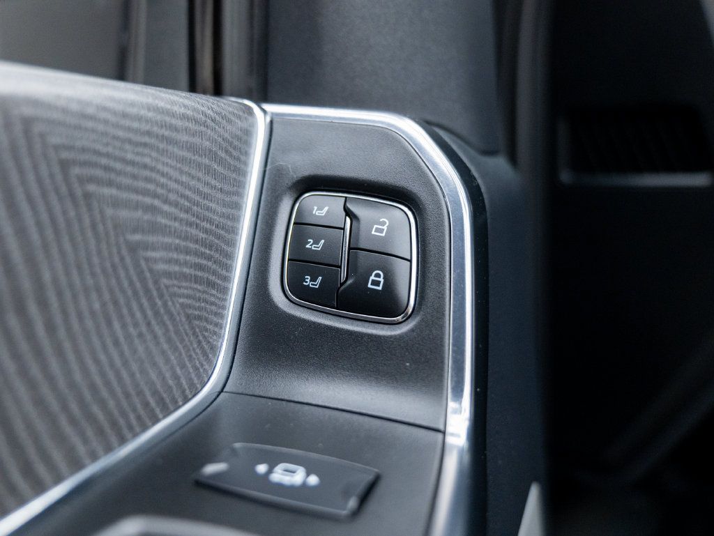 Used 2025 Ford F350 Platinum AWD/4WD image 60