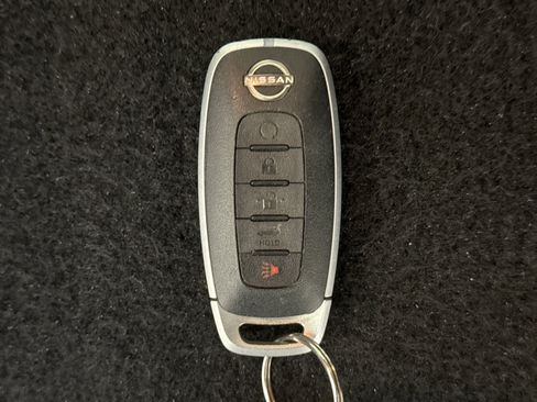 Used 2023 Nissan Rogue Platinum w/ Platinum Premium Package AWD/4WD image 26