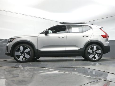 Used 2024 Volvo XC40 Recharge Plus w/ Protection Package Premier image 34