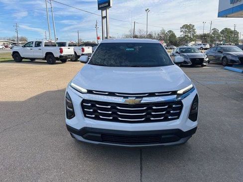 New 2026 Chevrolet Equinox LT image 3