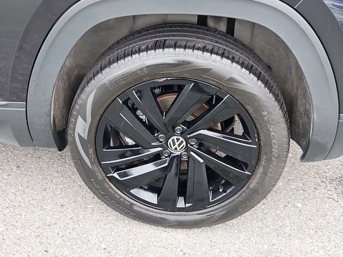 Used 2023 Volkswagen Atlas Cross Sport SE w/ Panoramic Sunroof Package AWD/4WD image 8