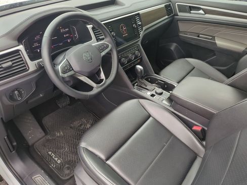 Certified 2022 Volkswagen Atlas SE image 16