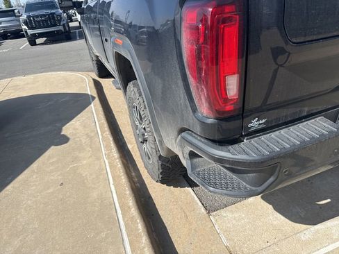 Used 2020 GMC Sierra 2500 AT4 w/ AT4 Premium Package image 11