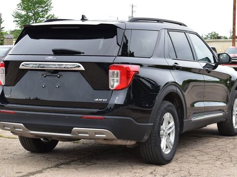 Used 2023 Ford Explorer XLT w/ Equipment Group 202A AWD/4WD image 5