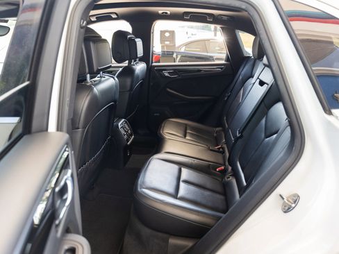 Used 2018 Porsche Macan S image 28