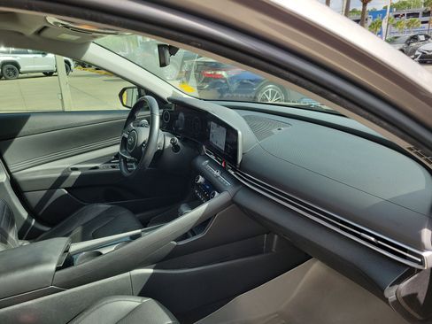 Used 2022 Hyundai Elantra Limited FWD image 32