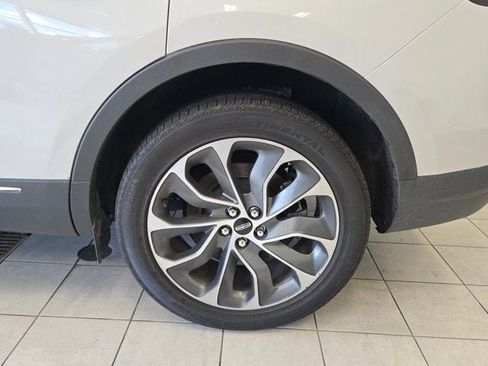Used 2023 Lincoln Nautilus Reserve AWD/4WD image 11