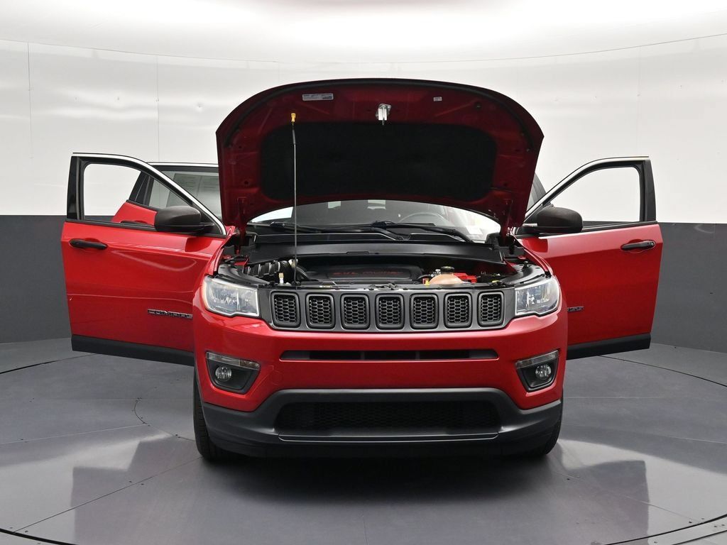 Used 2021 Jeep Compass Latitude FWD image 28
