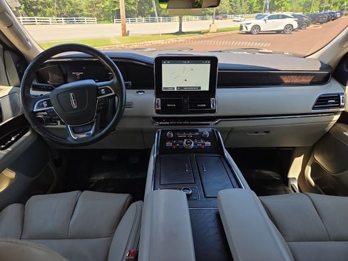 Used 2021 Lincoln Navigator L Reserve w/ Luxury Package AWD/4WD image 26