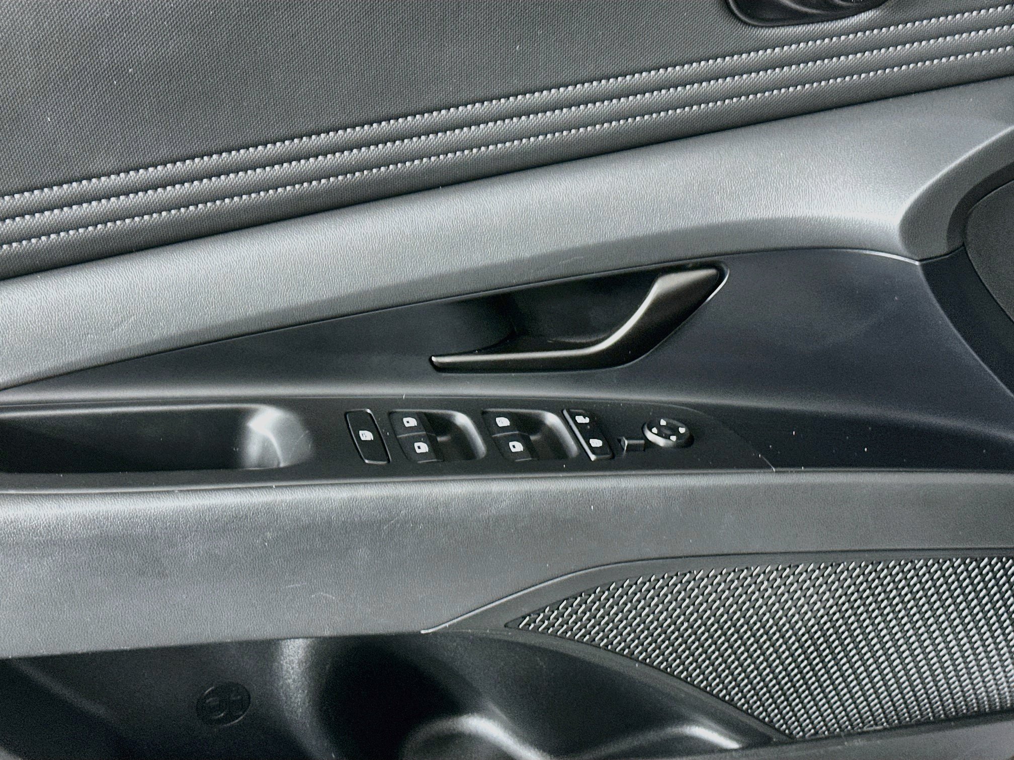 Used 2025 Hyundai Elantra Sport FWD image 15