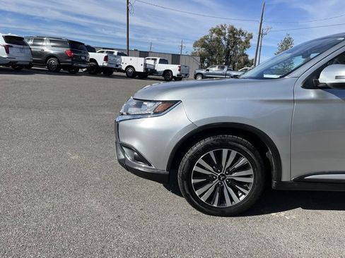 Used 2020 Mitsubishi Outlander SE image 5