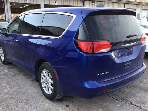 Used 2021 Chrysler Voyager LX image 32