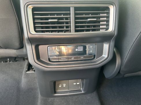 New 2026 Volkswagen Atlas SE image 25