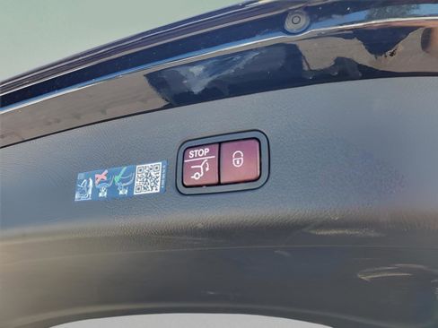 Certified 2025 Mercedes-Benz GLC 300 300 image 23