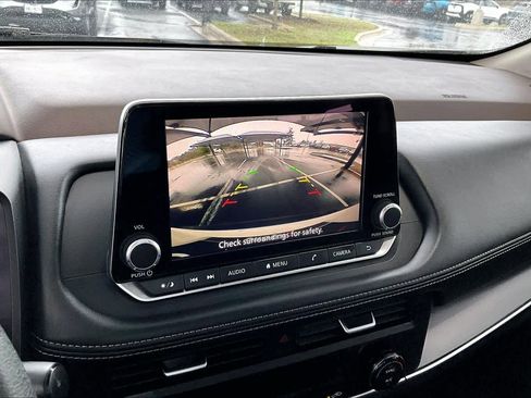 Used 2023 Nissan Rogue SV image 26