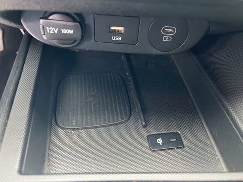 Used 2025 Hyundai Elantra SEL image 23