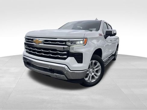 Used 2022 Chevrolet Silverado 1500 LTZ w/ Z71 Off-Road Package AWD/4WD image 9