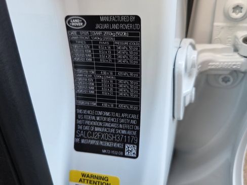 New 2025 Land Rover Discovery Sport S image 30