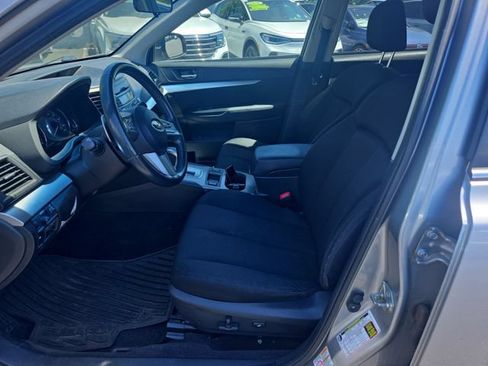 Used 2010 Subaru Outback 2.5i Premium AWD/4WD image 10