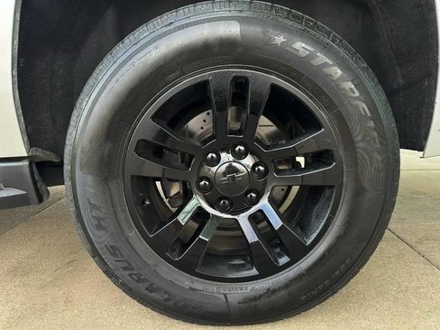 Used 2019 Chevrolet Suburban LT image 29