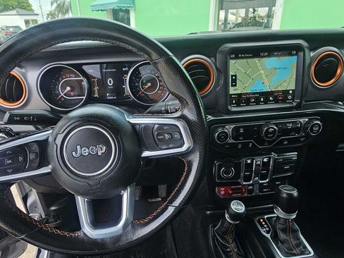 Used 2020 Jeep Gladiator Mojave AWD/4WD image 18