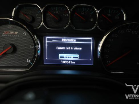 Used 2016 Chevrolet Suburban LT w/ Luxury Package image 9