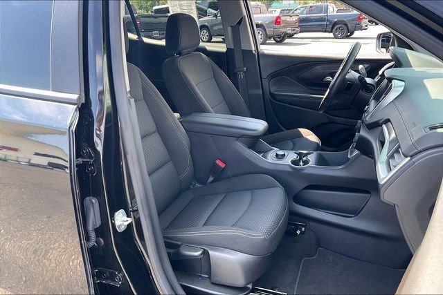 Used 2024 GMC Terrain SLE w/ Elevation Edition FWD image 7