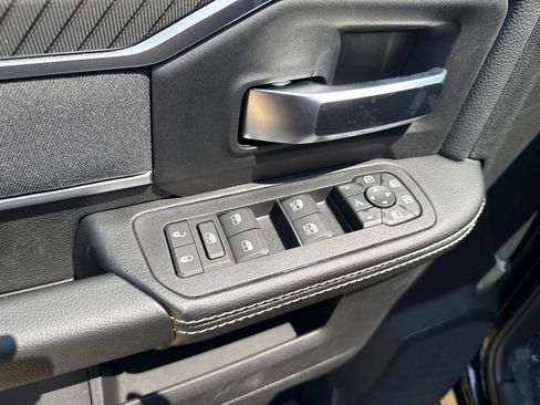 New 2026 RAM 2500 Big Horn AWD/4WD image 18