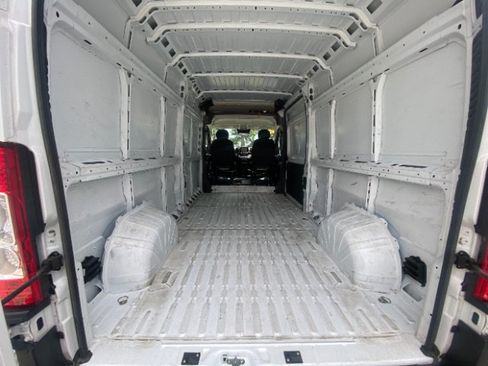 Used 2025 RAM ProMaster 2500 FWD image 5