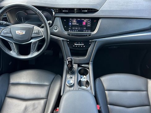 Certified 2025 Cadillac XT5 Premium Luxury image 13