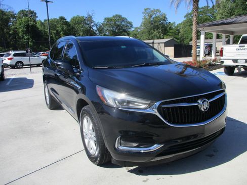 Used 2018 Buick Enclave Essence image 5