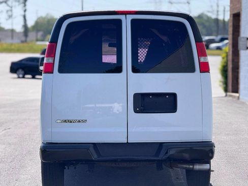 Used 2019 Chevrolet Express 2500 w/ Driver Convenience Package image 3