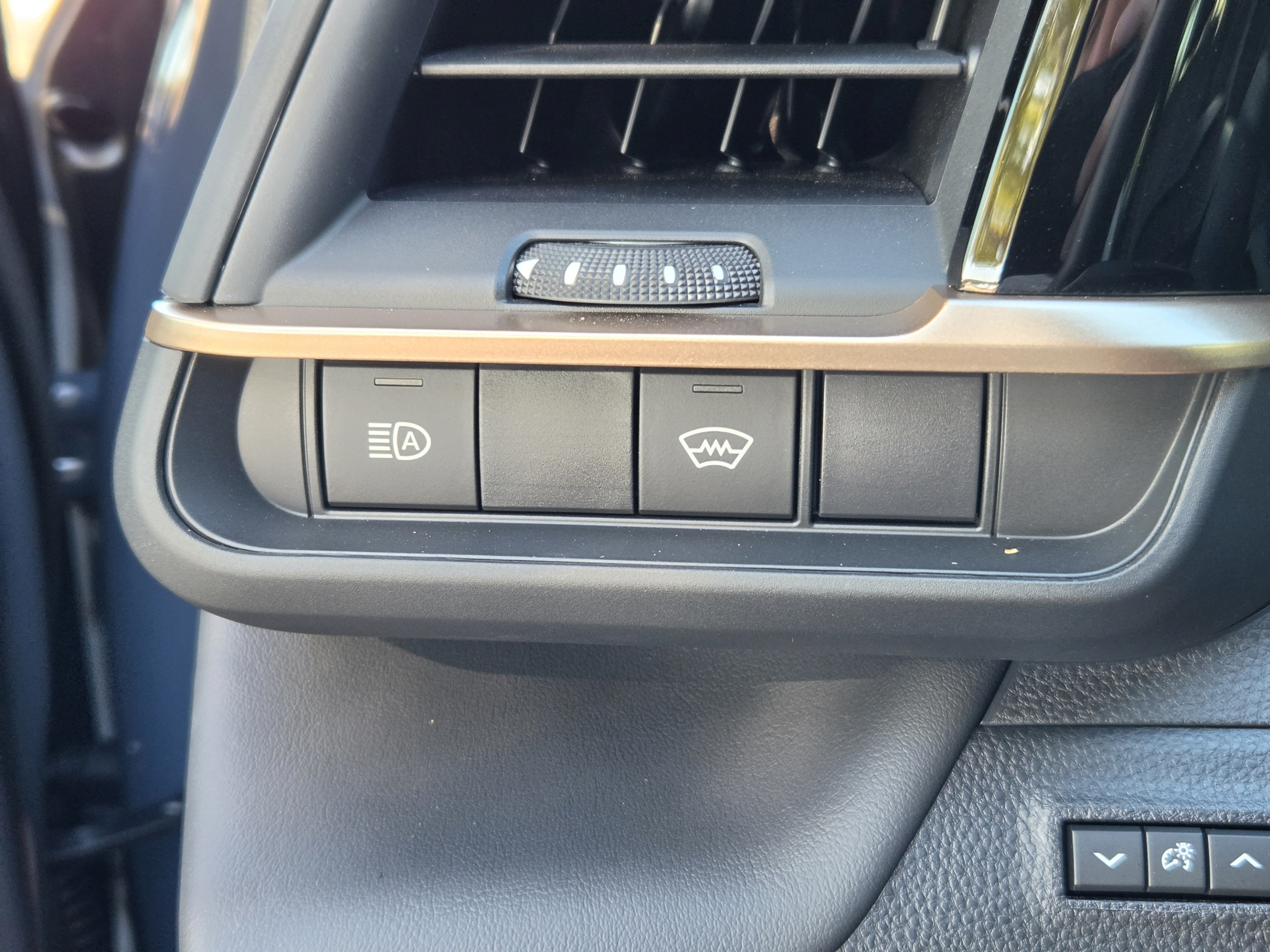 Used 2026 Toyota Crown Platinum AWD/4WD image 18