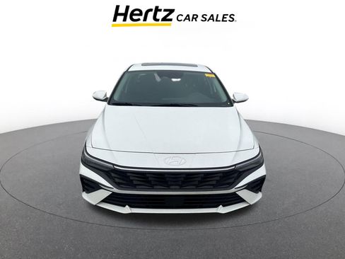 Used 2025 Hyundai Elantra SEL image 2