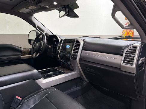 Used 2017 Ford F250 Lariat w/ Lariat Ultimate Package AWD/4WD image 42