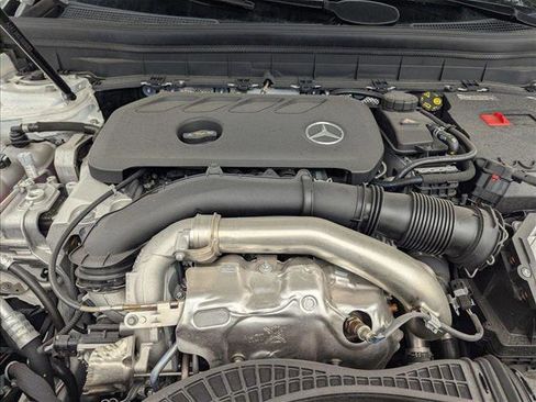 New 2025 Mercedes-Benz GLB 250 image 15