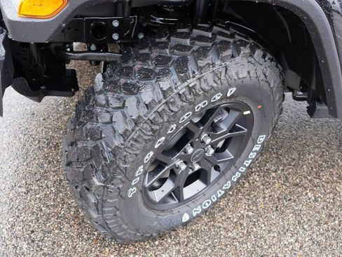 New 2025 Jeep Gladiator Sport AWD/4WD image 9