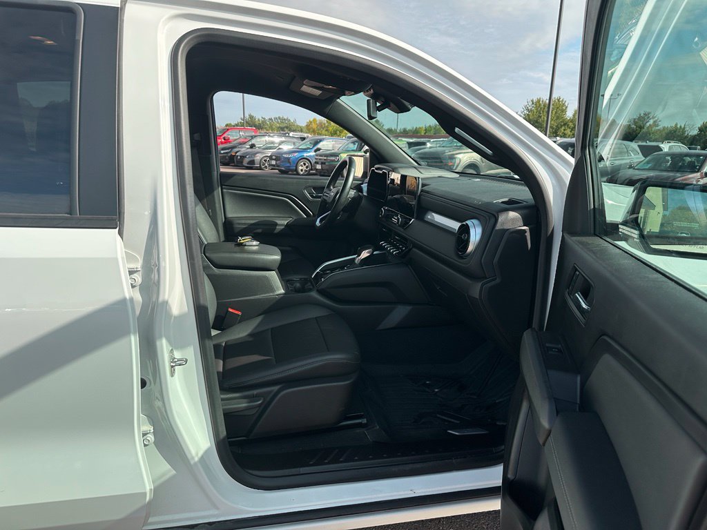 Used 2023 Chevrolet Colorado LT w/ LT Convenience Package III AWD/4WD image 27