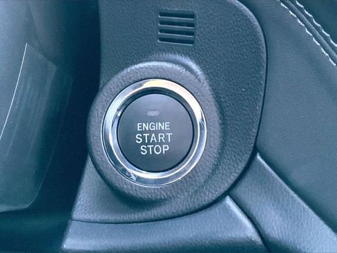 Certified 2025 Subaru Outback Premium image 15