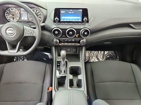 Used 2025 Nissan Sentra S image 19