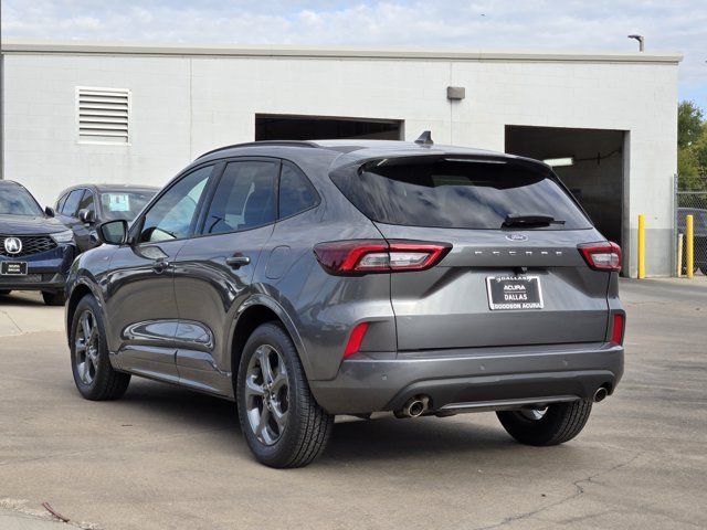 Used 2023 Ford Escape ST-Line w/ Tech Pack #1 FWD image 8