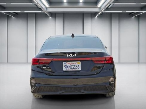Certified 2024 Kia Forte LXS FWD image 3